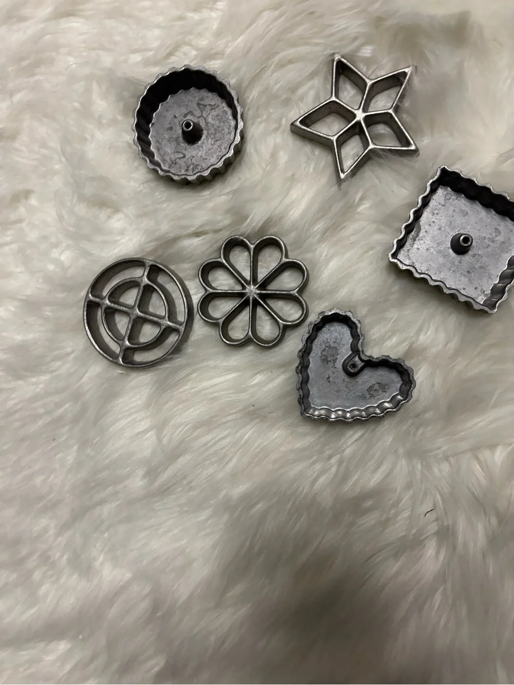 Set of 7 Decorative Metal Cookie‎ Cutters - Silver